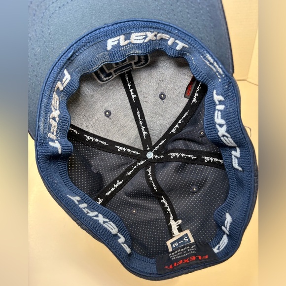 Travis Mathew B-BAHAMAS FITTED HAT Navy - Picture 5 of 12